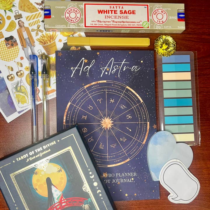 Ad Astra: Planificador Astro Semanal Sin Fecha & Diario de Tarot para venta al por mayor de Leah Jones Marcus