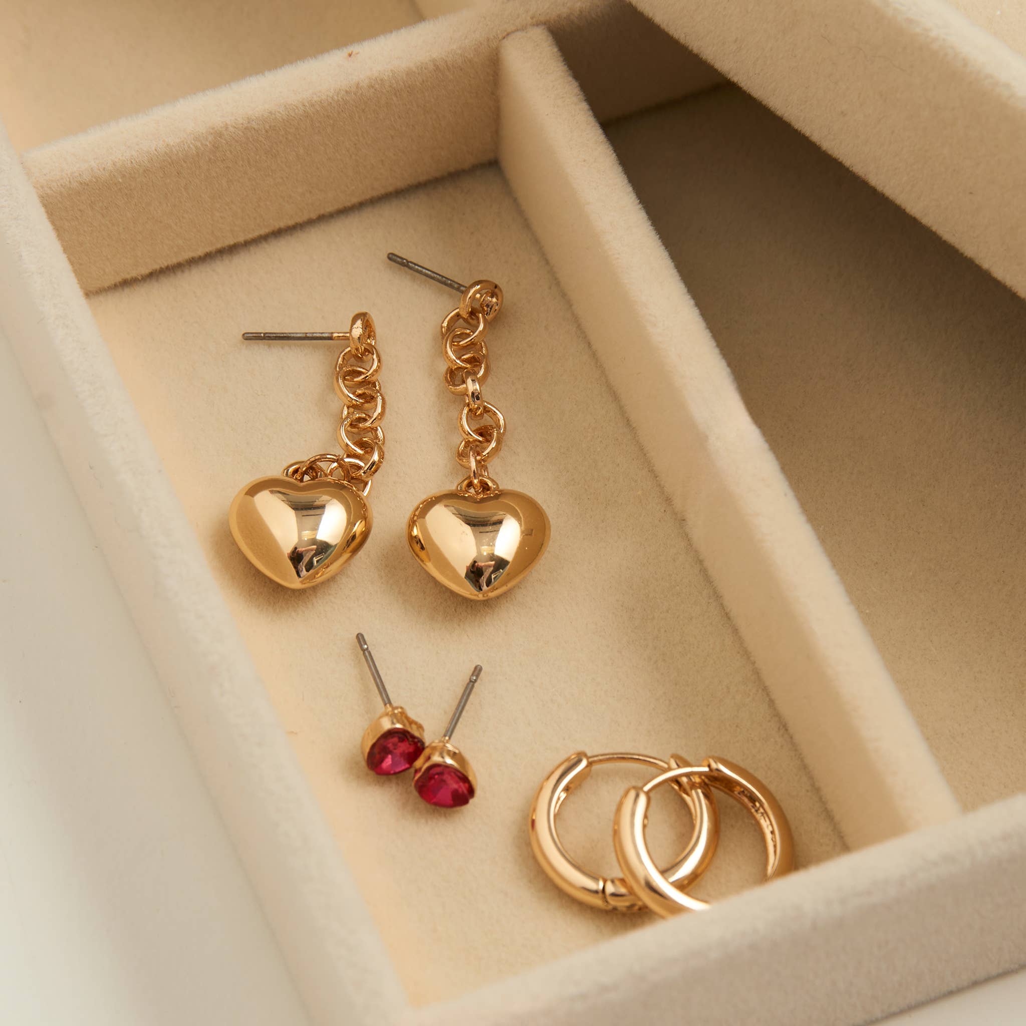 Howard's - Wholesale Jewelry Set - Earring Trio with Display Mina Heart 24 Piece Set5