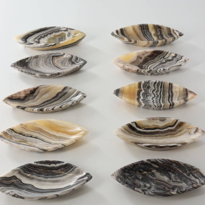 Mi Esperanza Minerals - Wholesale Decorative Plate/Dish/Bowl - Zebra Onyx Leaf Dishes Set of 101