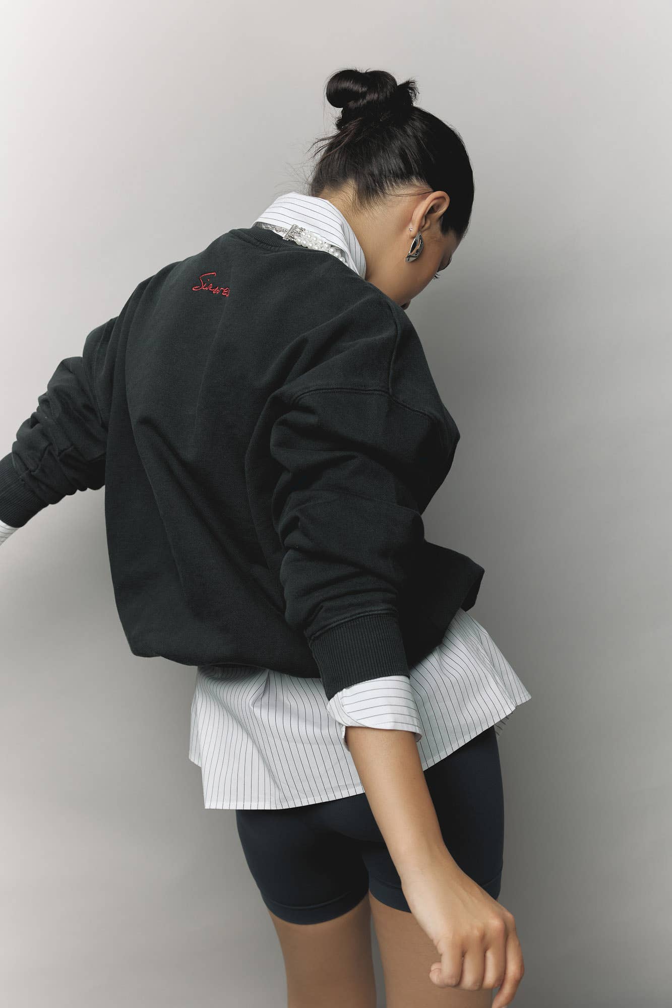 SIAWEAR - Wholesale Sweatshirt - Women's - Sweatshirt Oversize FADED BLACK 100% Premium Organic Cotton7