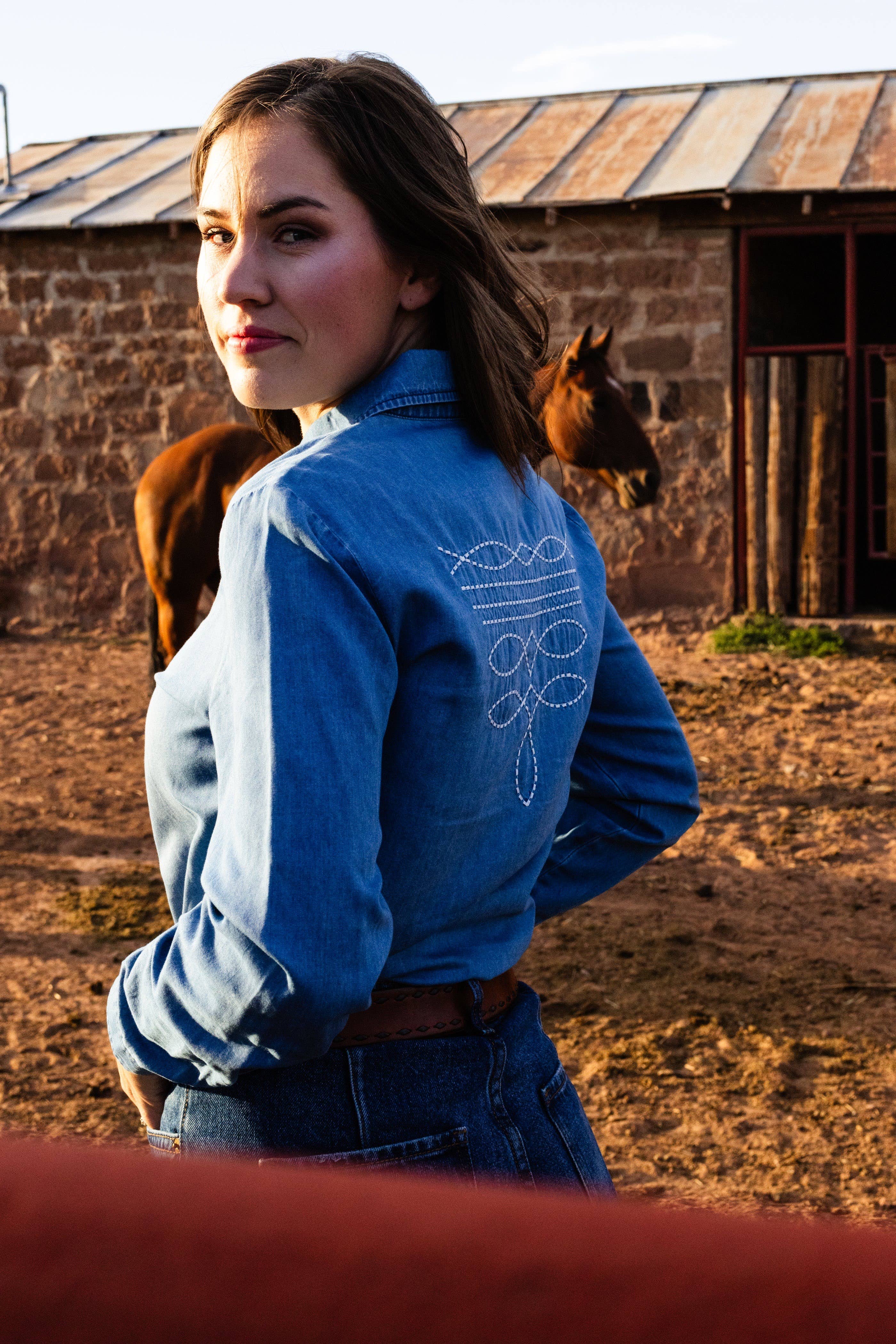 Rockin A Design - Vente Chemisier – femme - Top à bouton-pression en jean à perles Boot Stitch1