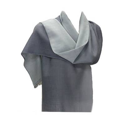 Châle, mérinos « ombre », gris pâle à bleu-gris SLK168/GRY pour la vente par World Treasure Trading