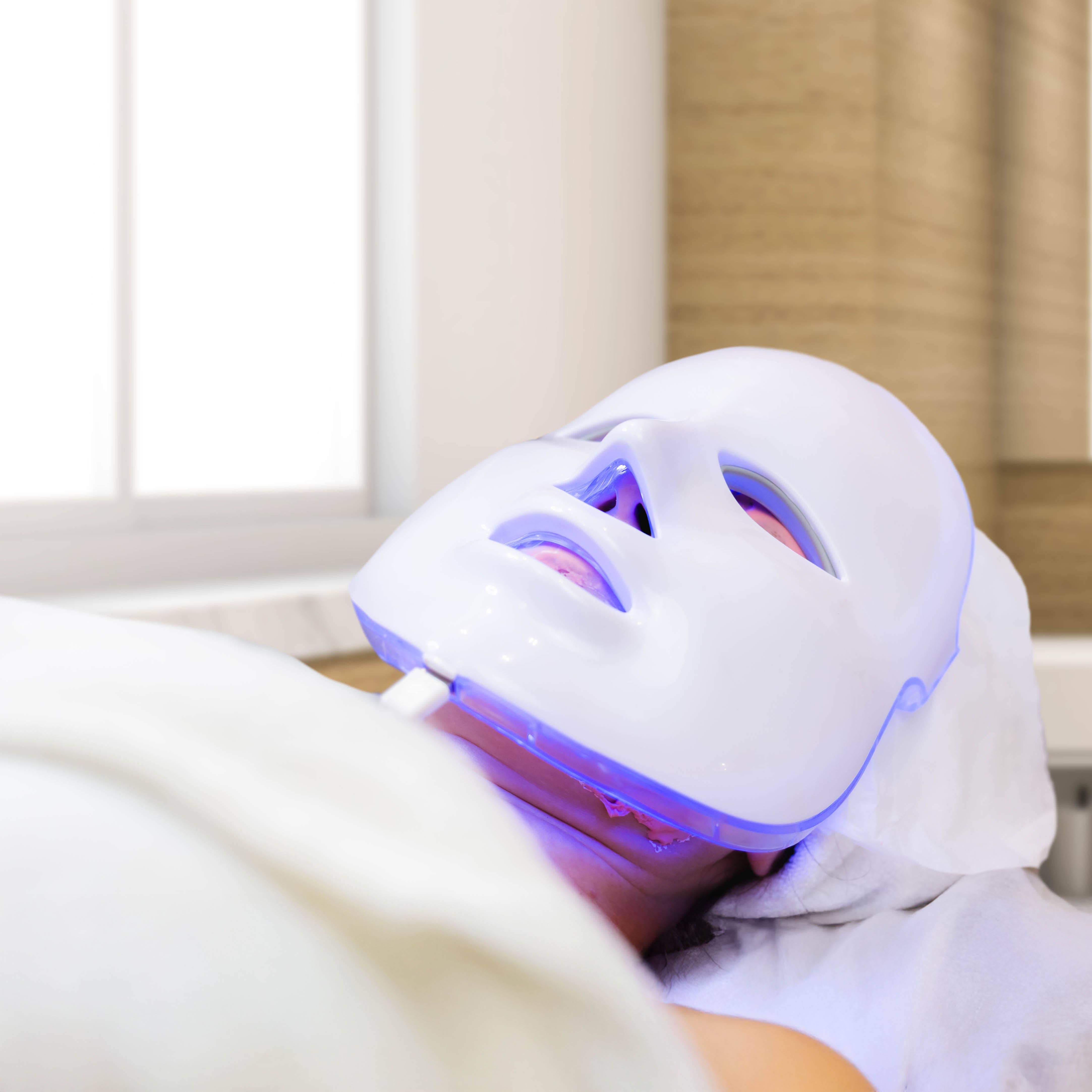 Pursonic - Vente Masque pour le visage - Masque facial de luminothérapie à 7 lumières6