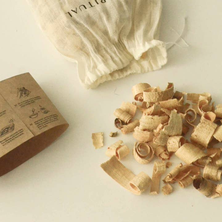 Cedar and Myrrh - Wholesale Bath Salts - Palo Santo Bath Flakes