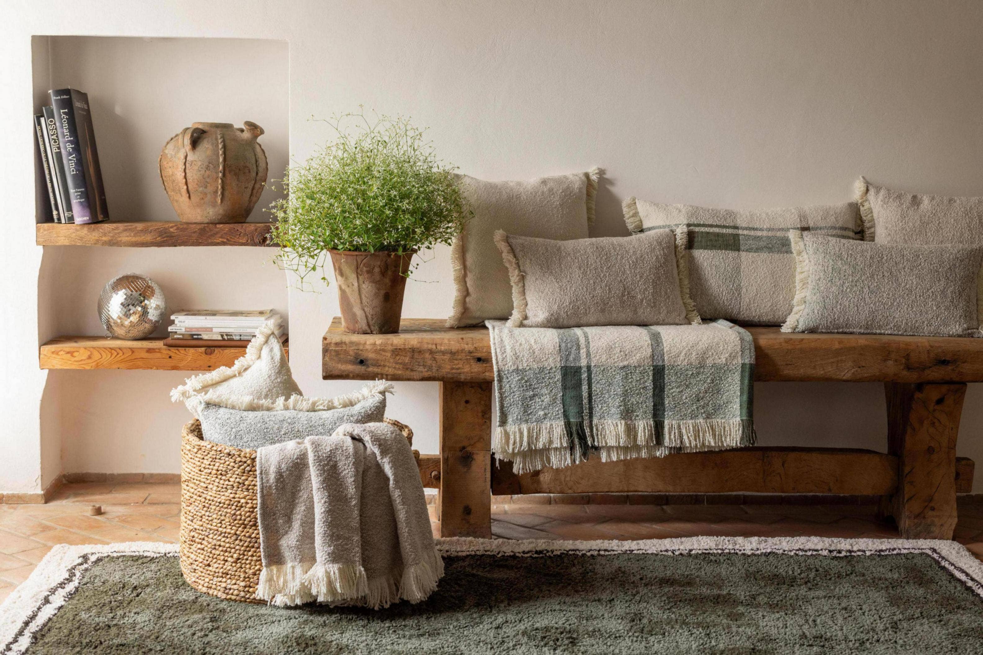 Maison Vivaraise & La Cerise sur le Gâteau – Engroshandel Stolehynde – Jane Cacao Heather pude 30 x 50 cm1