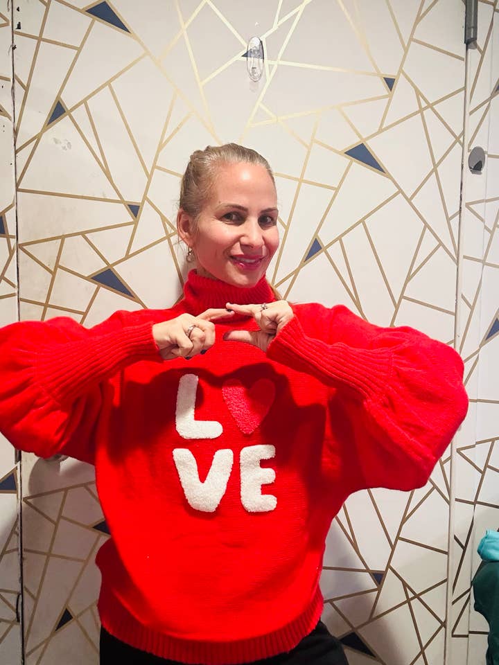 Red Love Sweater Fantastisk kvalitet for engroshandel hos Tracie's