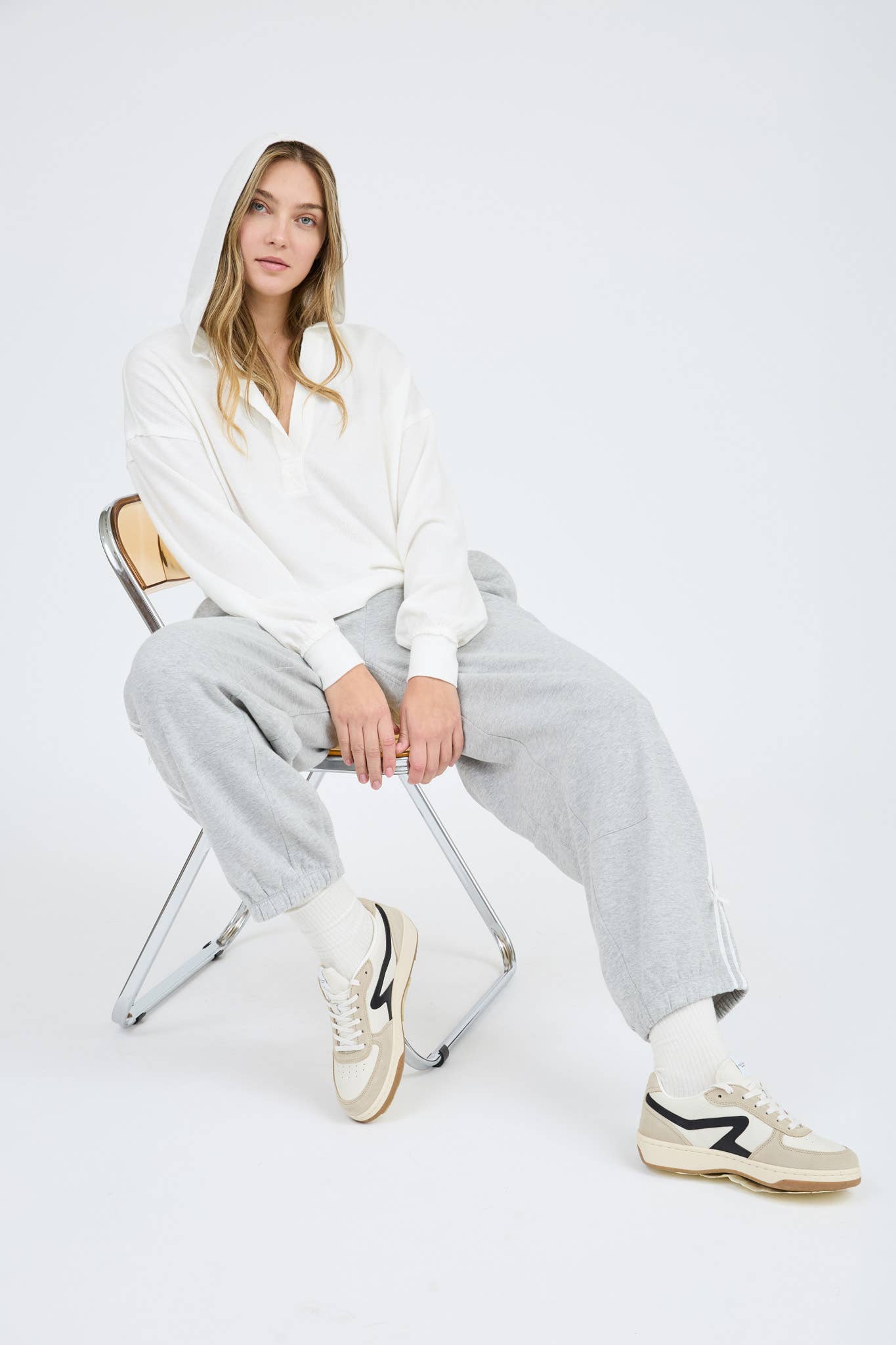 Blu Pepper – wholesale Stickad topp - Dam – Huvtröja med delad hals och långa ärmar i stickat tyg8