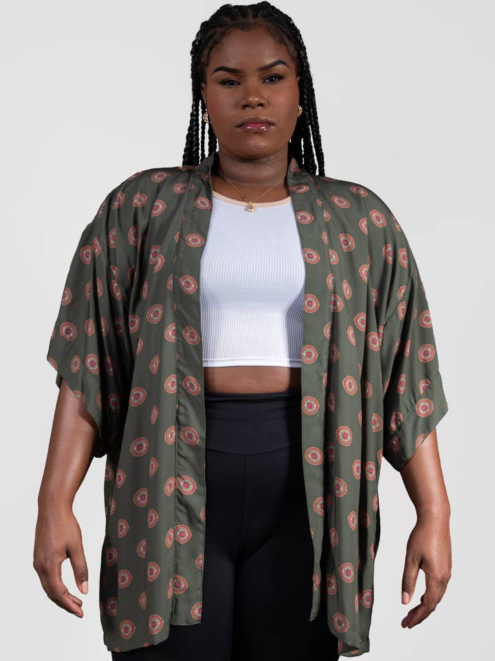 Matunde Kimono per la vendita all'ingrosso da parte di Auê Clothing