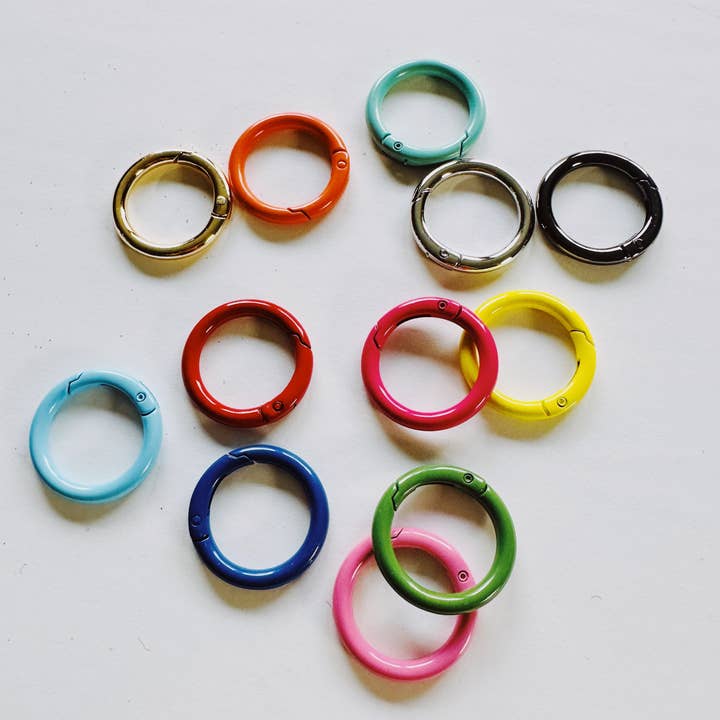Walking Paws Boutique - Wholesale Keychain - Unisex - add circular clip-on carabiner, Trigger Spring O Rings Round
