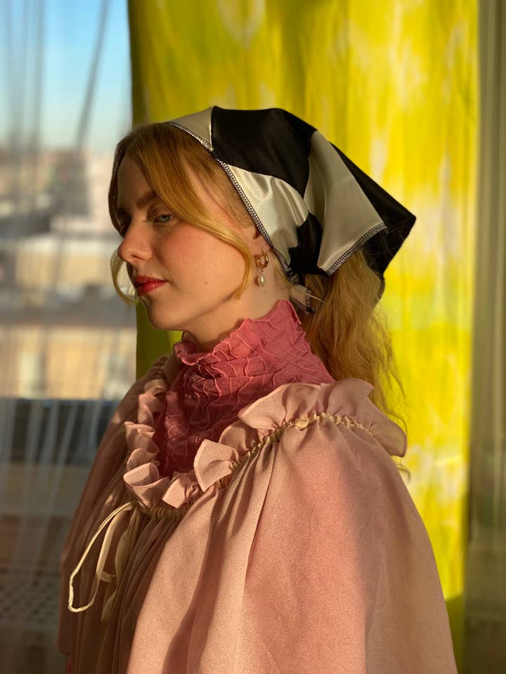 Foulard Triangolare in Raso Patchwork per la vendita all'ingrosso da parte di Room Shop