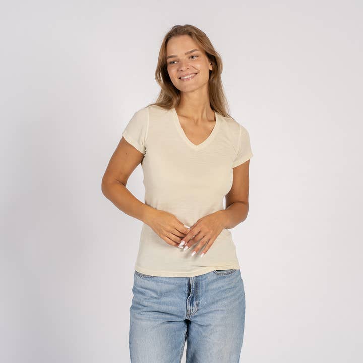 menique - Wholesale T-Shirt - Women's - Women's 100% Merino Wool V-Neck Tee6
