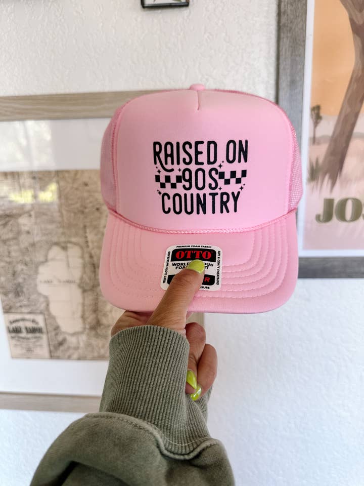 Casquette Country Trucker des années 90 Raised On pour la vente par DENVERCO.
