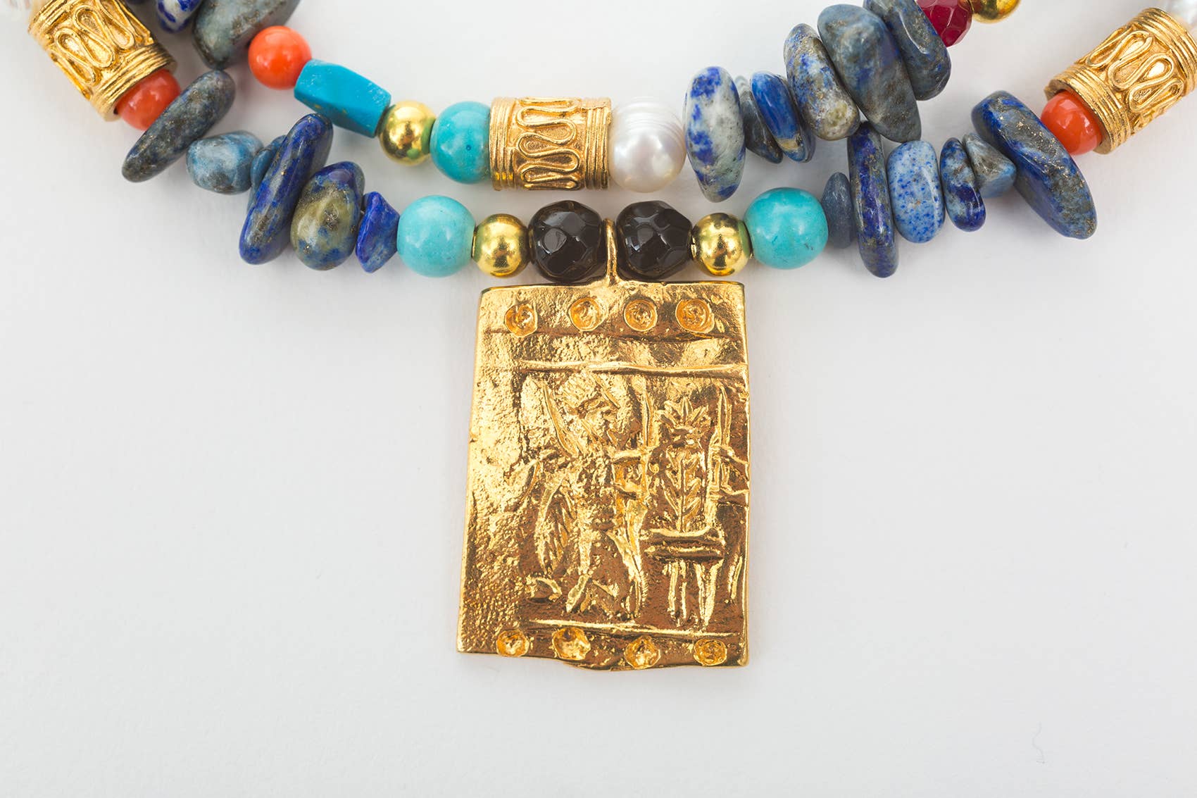 Spanish & Sisters - Wholesale Pendant/Charm Necklace - ESTRUSCAN NECKLACE - BLUE1