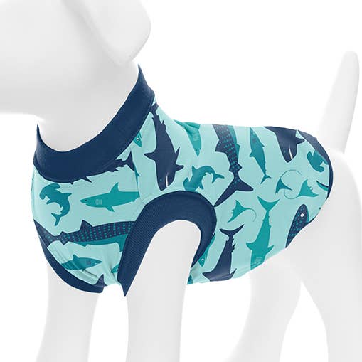 Pyjama sans manches pour chien en bambou - Shark Week pour la vente par KicKee Pants