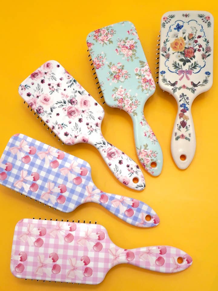 LARGE DETANGLE PADDLE HAIR BRUSH COMB | 40HC100 for wholesale by JOSSLYN by wall to wall