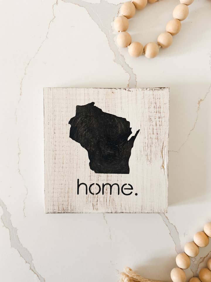 Letrero de Madera de Hogar de Wisconsin para venta al por mayor de North Woods & Wicks Co