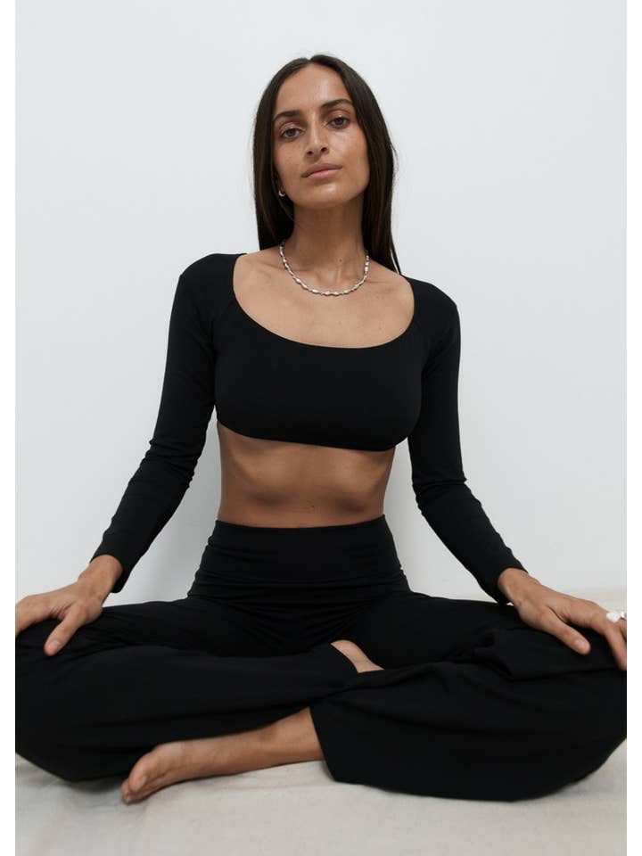 Pinky & Kamal - Wholesale Tank Top - Women's - Long Sleeve Crop - Black - Organic Cotton/Bamboo
