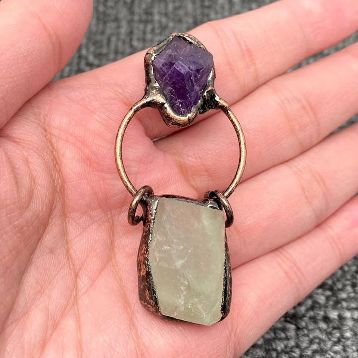 Ciondolo in Ametista Naturale e Fluorite Verde Senza Catena - CS per la vendita all'ingrosso da parte di Mio Queena