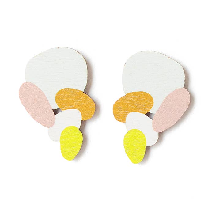 Boucles d'oreilles en bois durables SEA STONES 1. Design finlandais. pour la vente par MILANKA JEWELRY