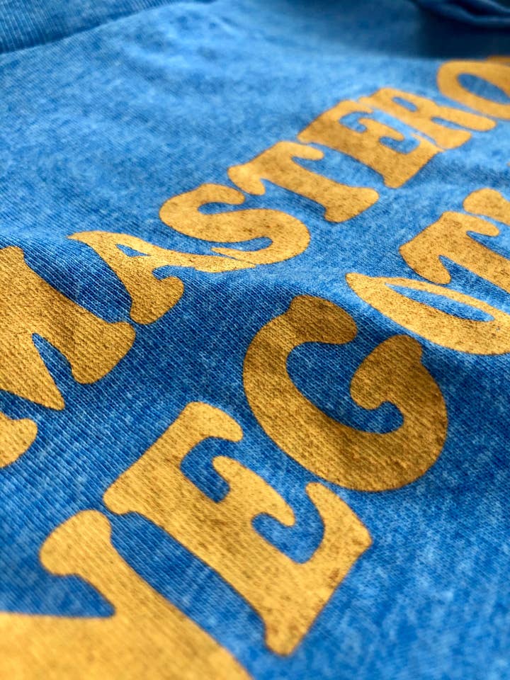 Vintage Azul Master of Negotiation | Camiseta estampada para niños | Tallas 2T - YL de venta al por mayor en Faire3