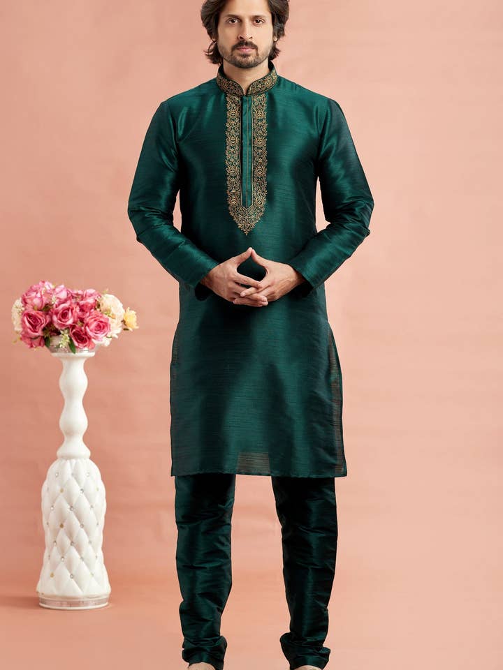 Kurta Pyjama Vert Foncé en Soie Art Banarasi Uni pour Hommes pour Festivals et Mariages - Travail de Broderie pour la vente par HATKE BRIDE