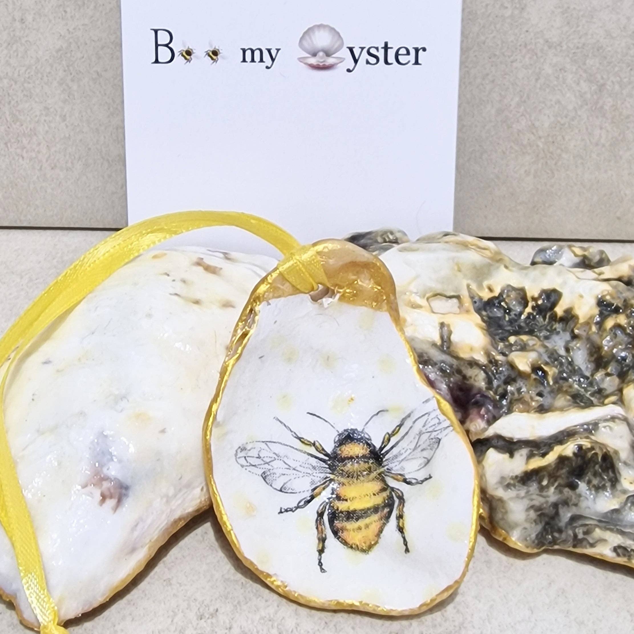 Bee my Oyster – Großhandel Verzierung – Deko-Motiv „Hummel“ mit Austernmuschel, 6 cm2