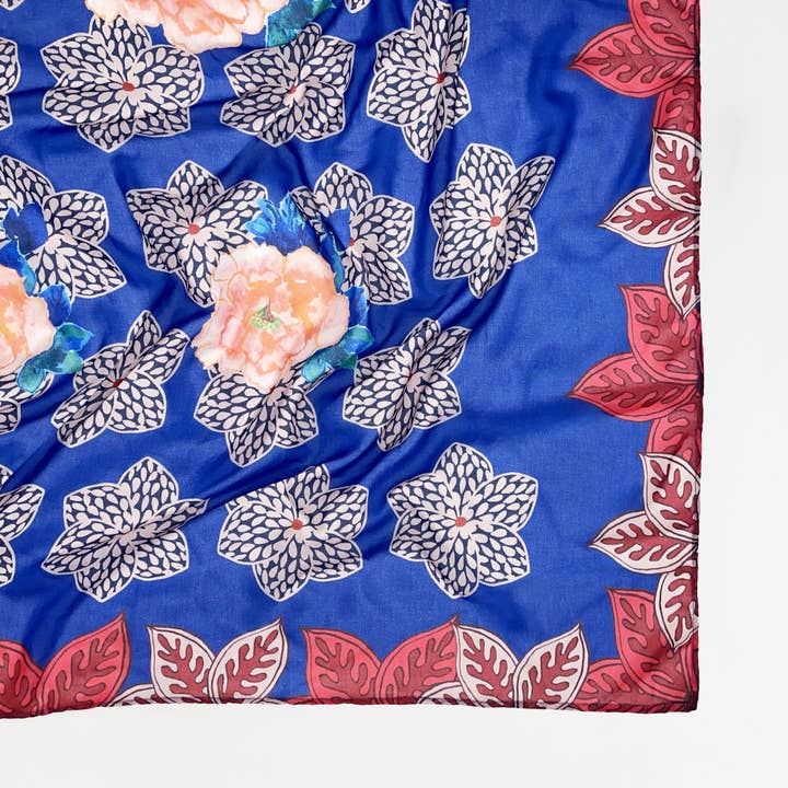 Alice pattern scarf for wholesale by Zéphyr And Co