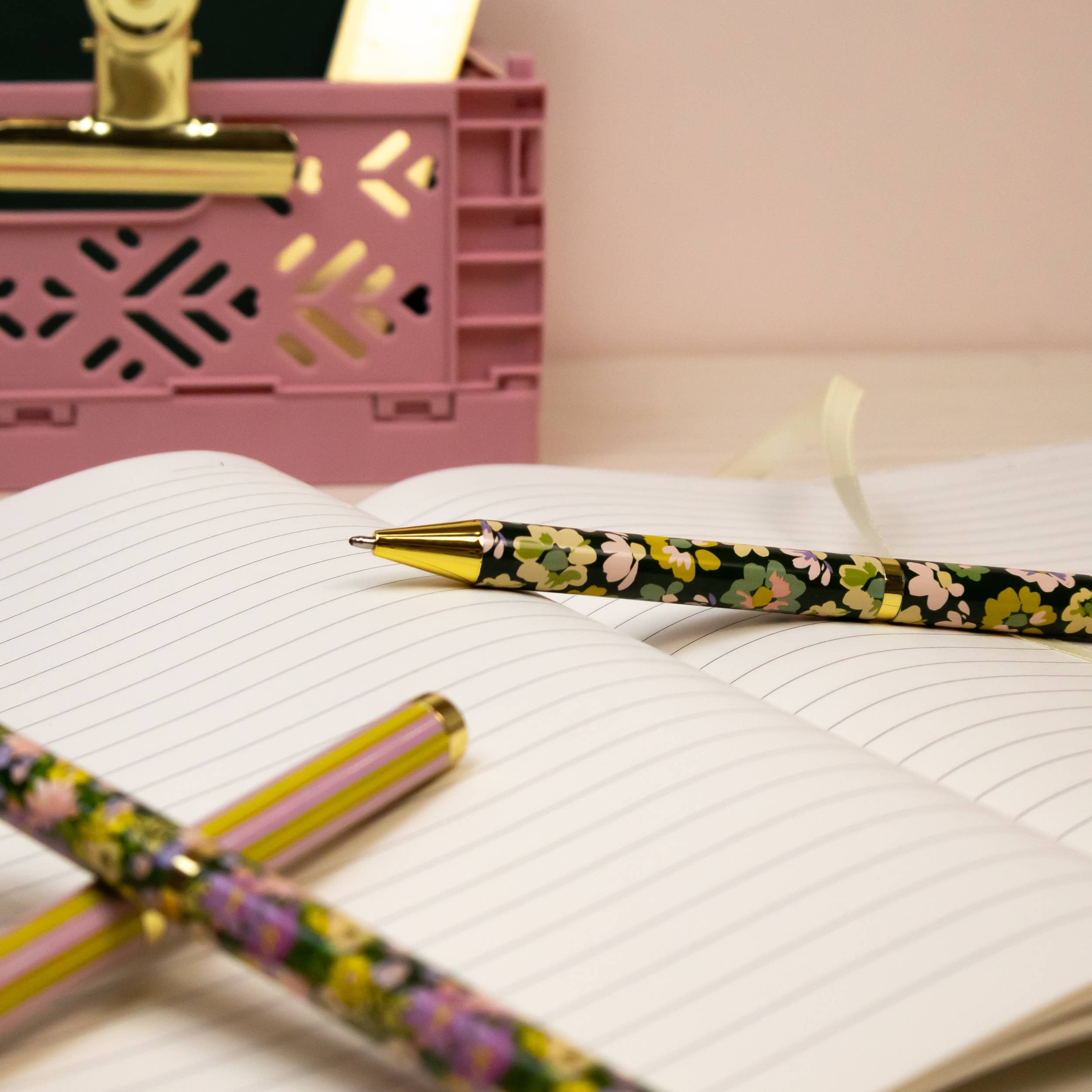 Robert Frederick Ltd - Vente Stylos - Stylo-bille Willow and Belle à motifs assortis en coffret cadeau – lot de 3 stylos7