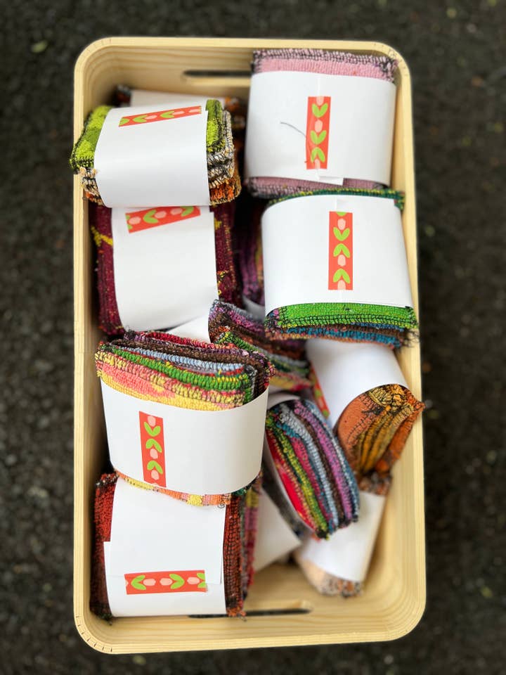 LINGETTES DÉMAQUILLANTES RÉUTILISABLES pour la vente par Jack Arden