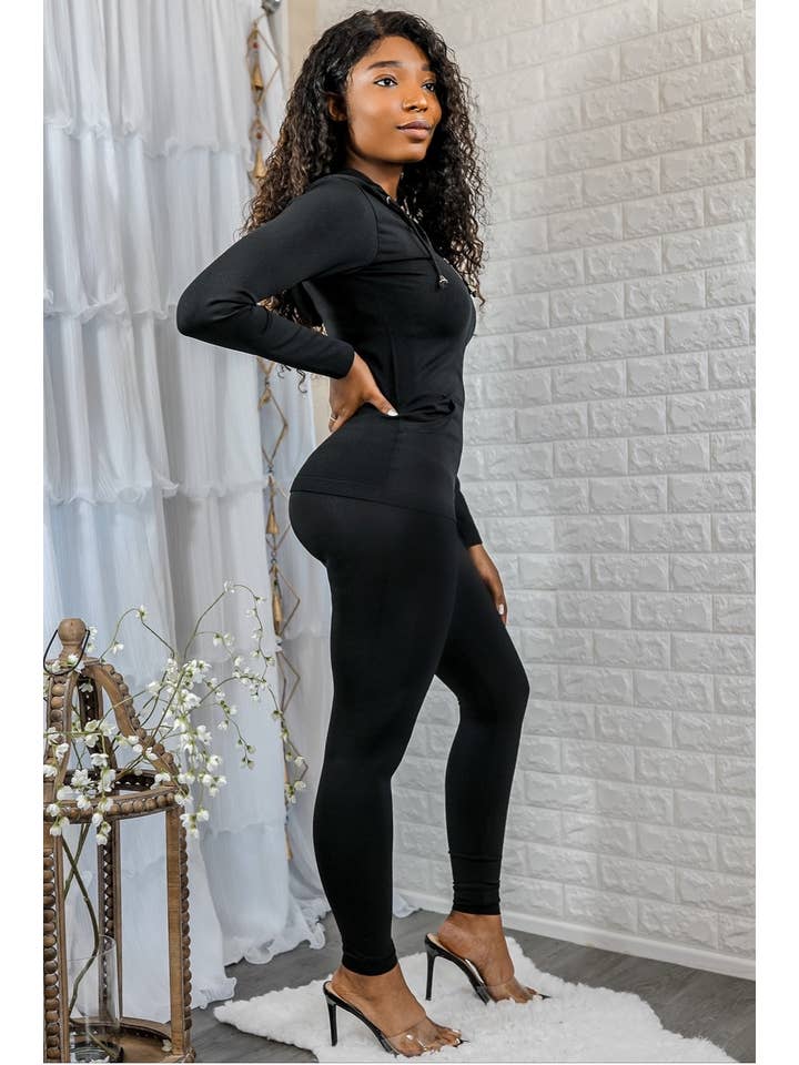 SurelyMine – Großhandel Loungewear-Set – Damen – Sportliches Loungeset5