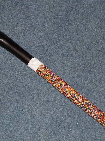 Schwarzer Ebenholz handgefertigter Masai Masaai Maasai Rungu mit Perlen für den Großhandel von Delight merchants