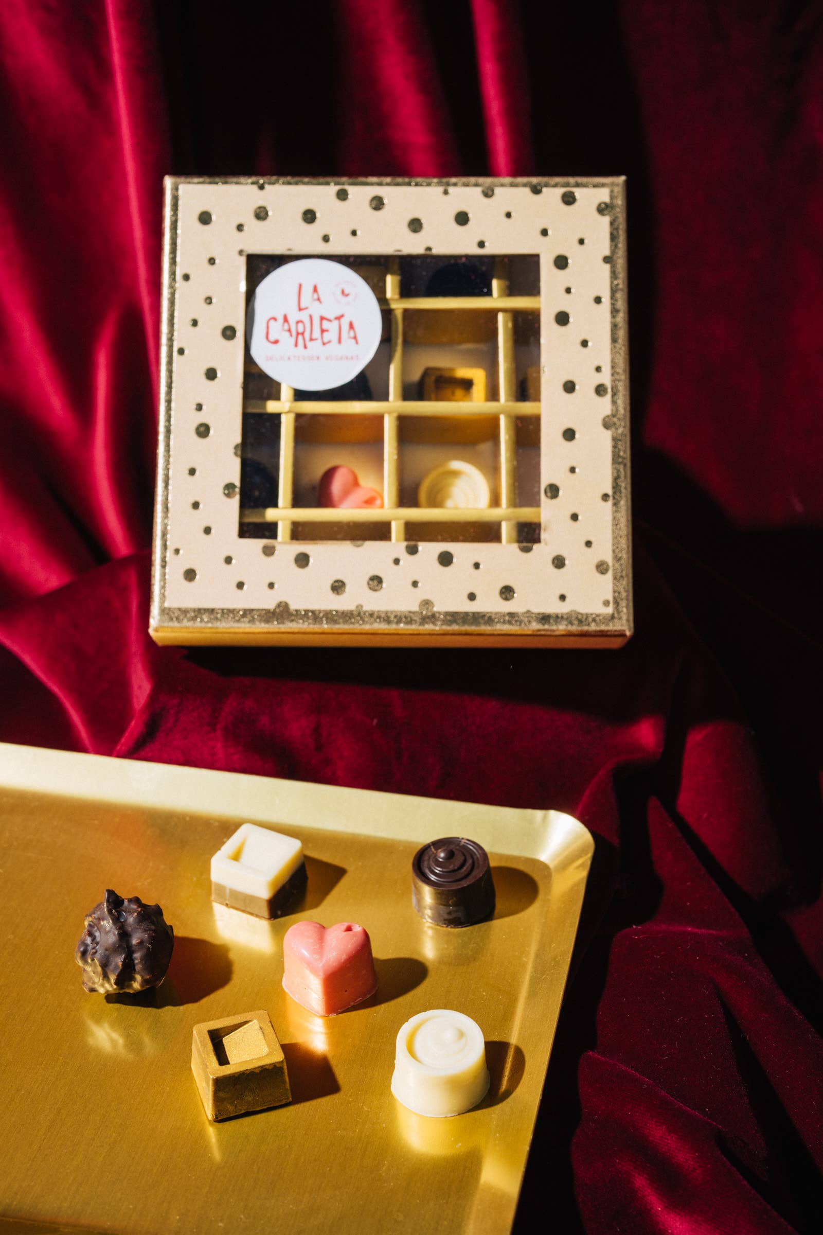 GOURMET VEGAN S.L - Vendita all'ingrosso Cioccolato - Scatola di cioccolatini vegani1