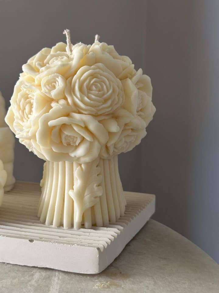 Vela de Ramo de Flores Escultural 6x4in para venta al por mayor de Lumistel