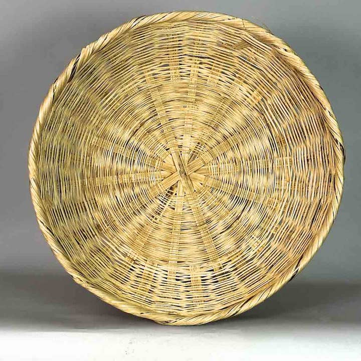 Très grand panier de marché en feuilles de palmier - El Salvador pour la vente par The Niger Bend