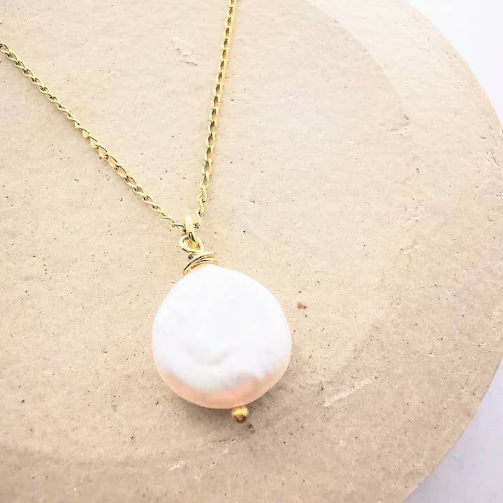 Collar dorado con monedas y perlas de agua dulce para venta al por mayor de Sophellie Jewellery