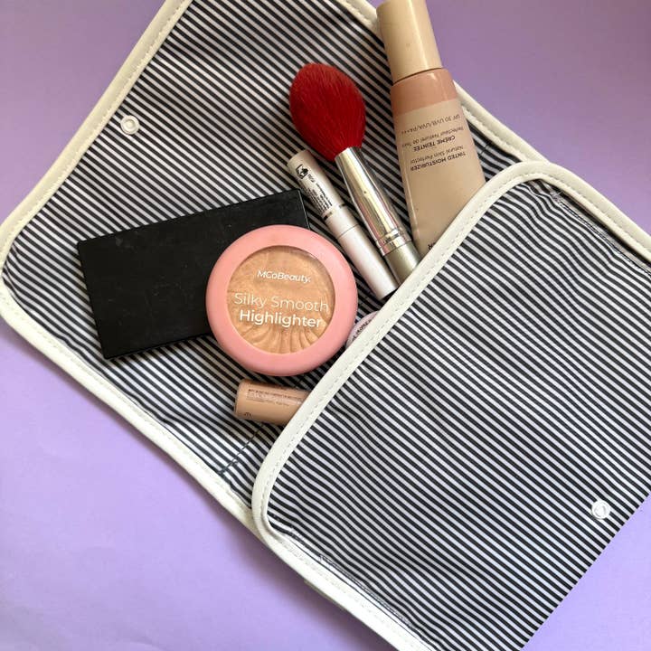 Versatile padded pouch for wholesale by Goodordering