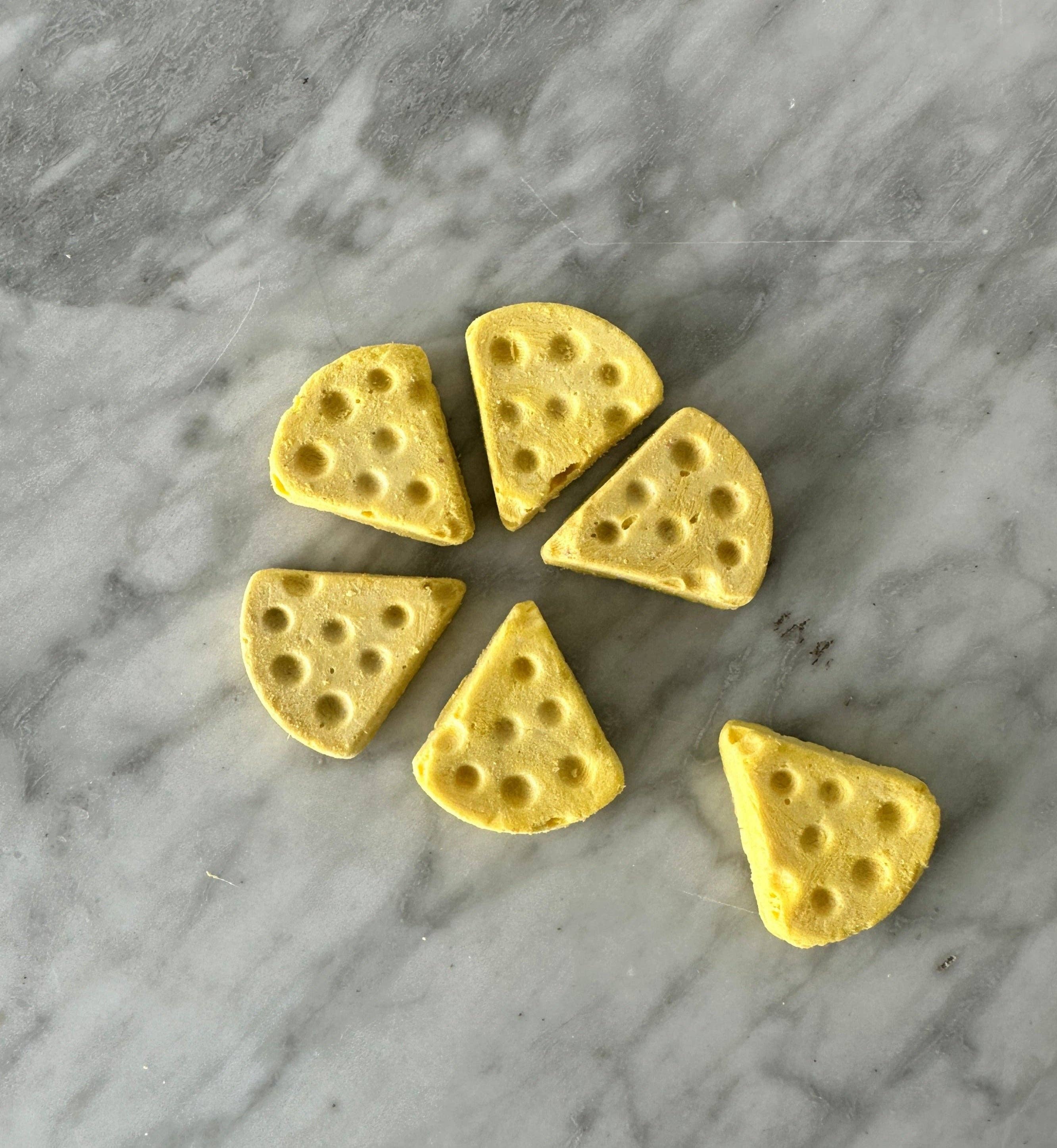 Paw Paw Patisserie™️ | Treats That Love Your Dog Back💞 - Wholesale Pet Treats - Dog - Freeze Dried Chicken & Cheddar Slices3