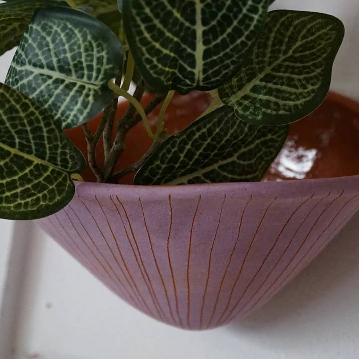 Half Light Honey ā wholesale Wall planter ā Vertical Line Wall Pocket in Purple & Terracotta5