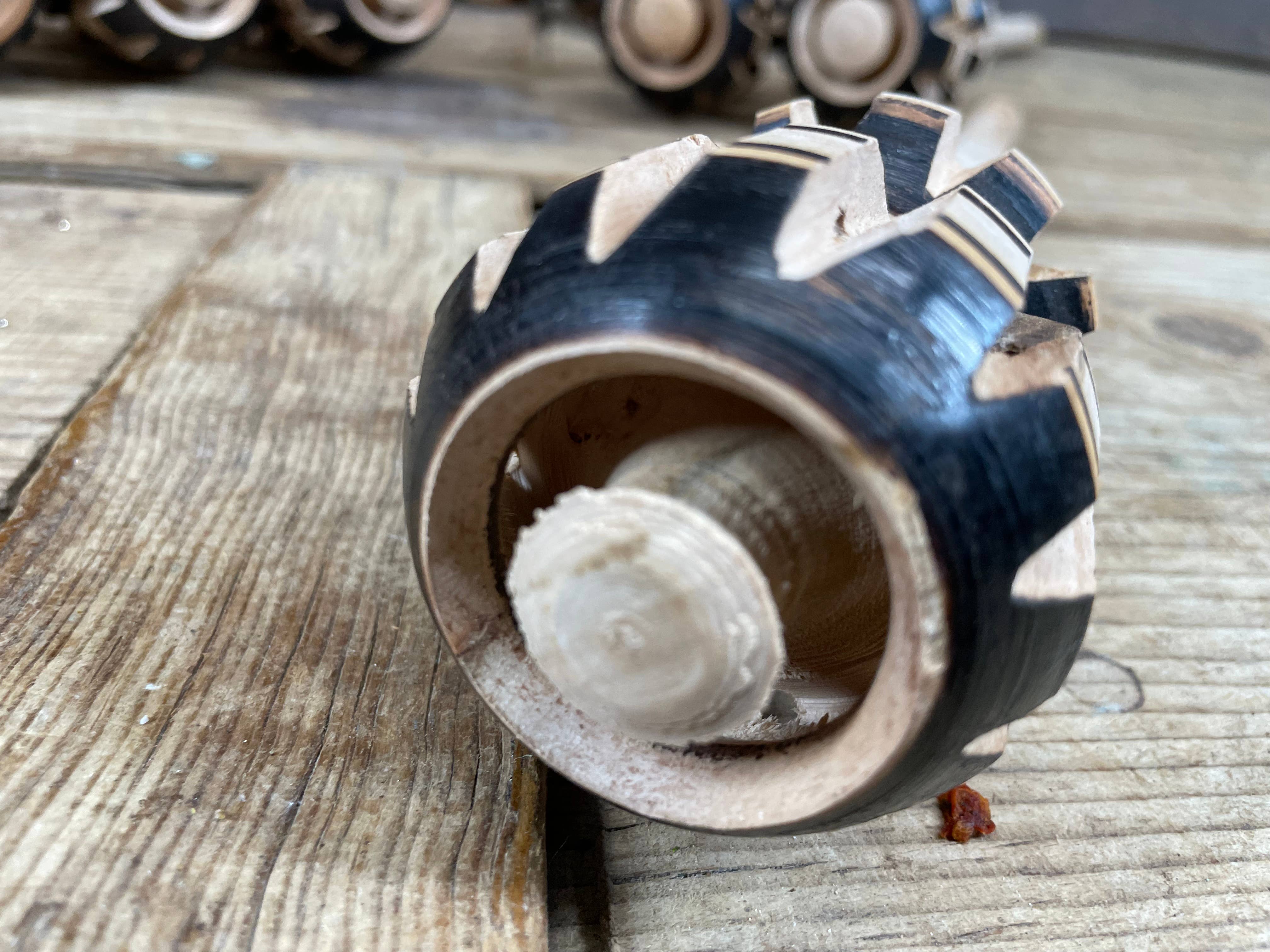 My Amigos Imports – Ferramenta/gadget de cozinha por atacado – LIQUIDAÇÃO-Molinillo Batedor-Mexedor de Chocolate em Madeira-Entalhado-9€2