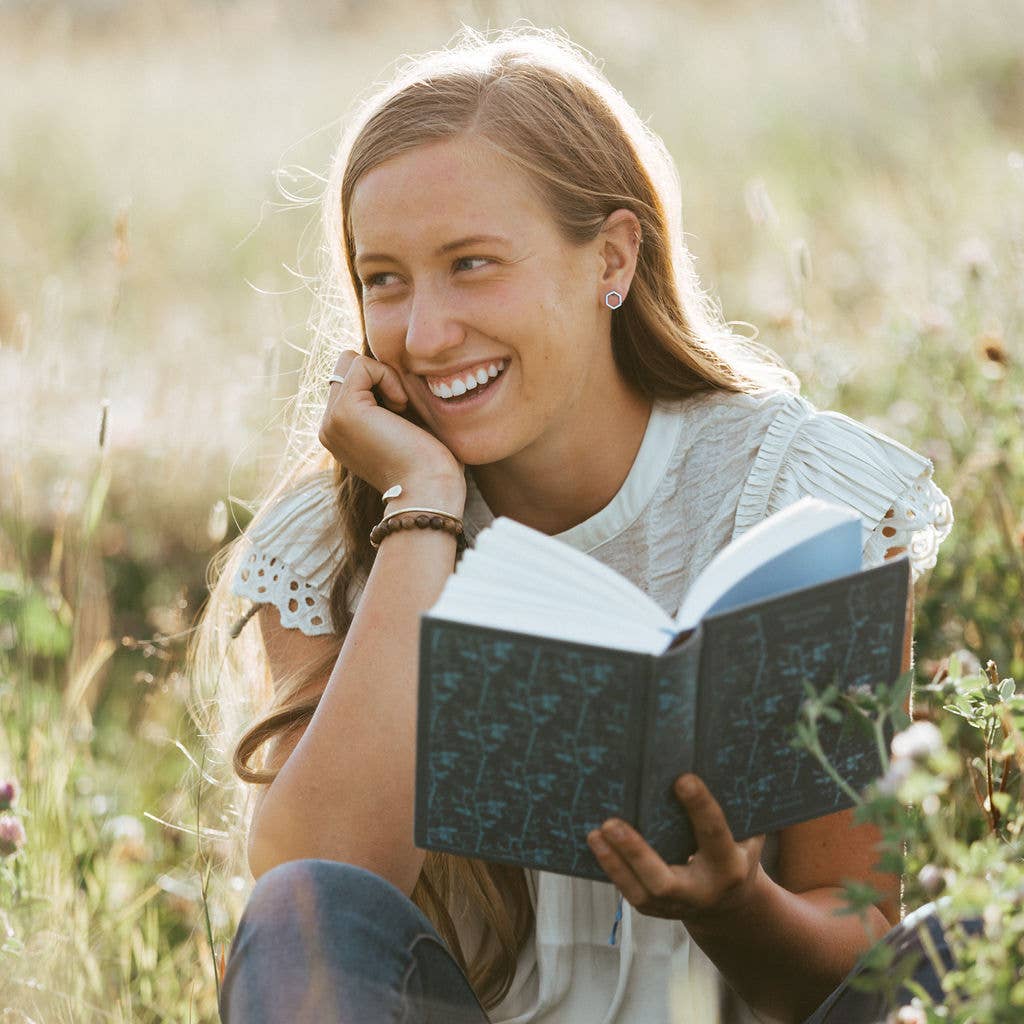 Steel & Clover – wholesale Stud/post earrings – Hexagon Stud Earrings4