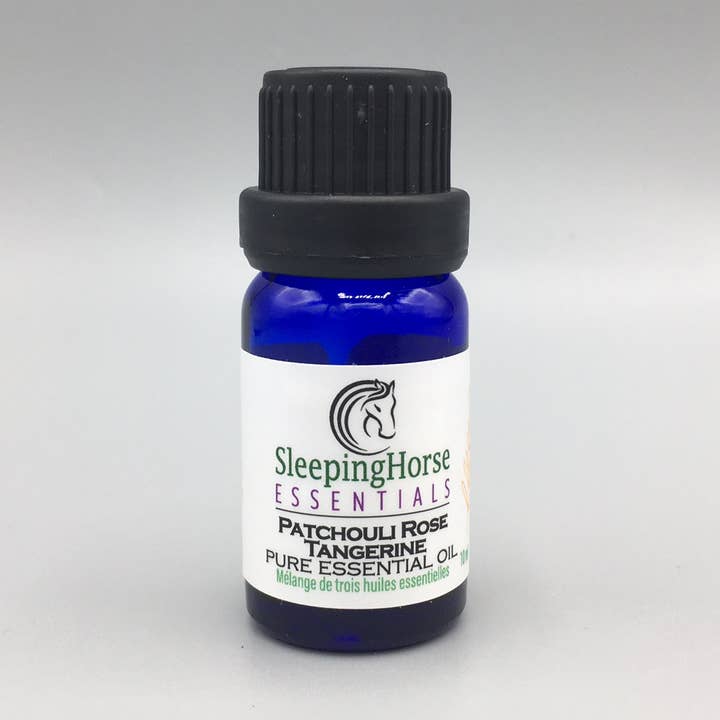 Huile essentielle pure · Patchouli, rose et mandarine pour la vente par Sleeping Horse Essentials