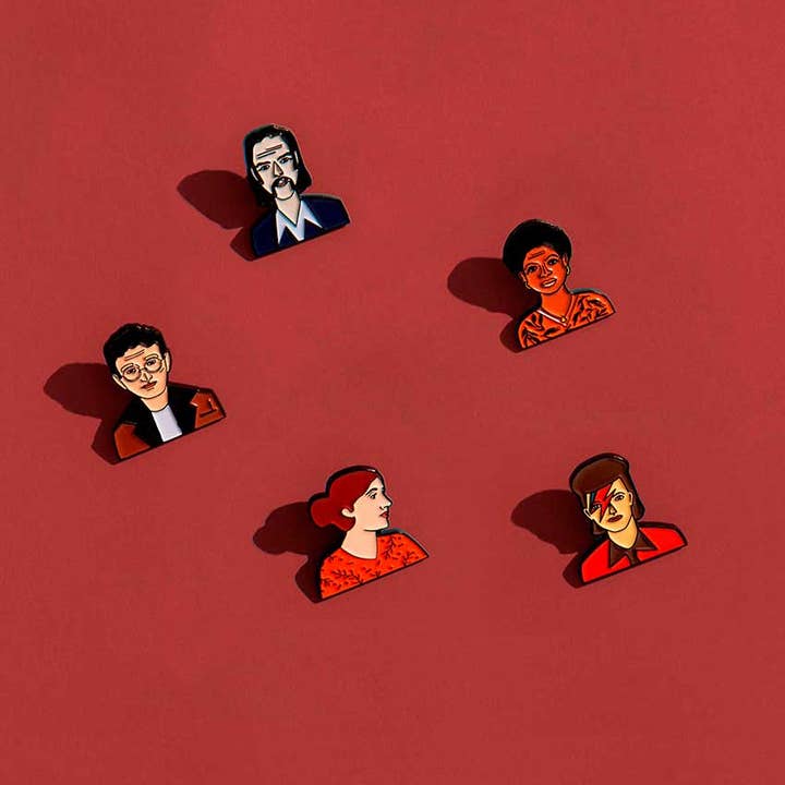 Judy Kaufmann – Engroshandel Reversnål/knap – Nick emaljepin til boghandlere og konceptbutikker4