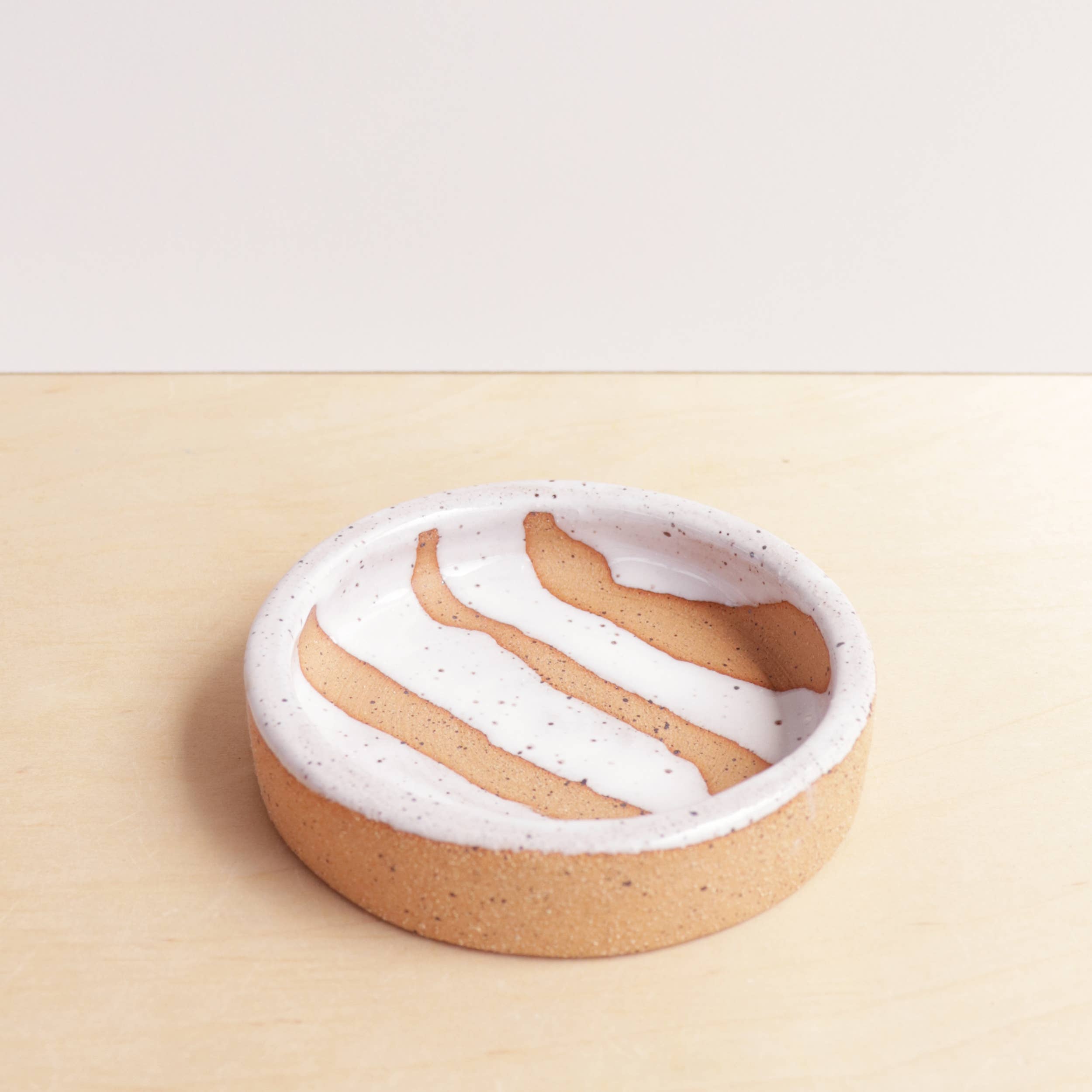 Nightshift Ceramics - Vente Plateaux à bijoux - Plat à bijoux en grès1