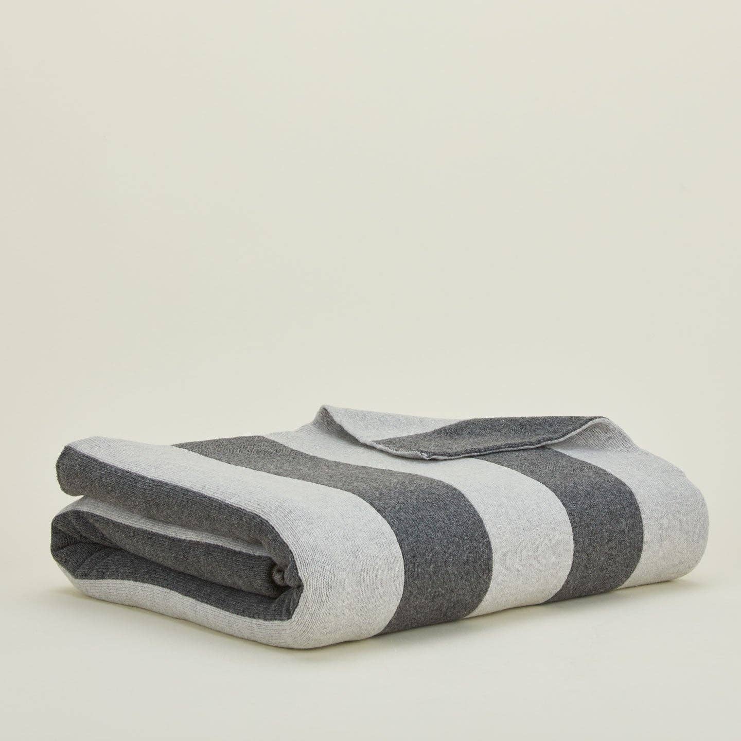 Hawkins New York – wholesale Throw blanket – SIMPLE STRIPED THROW4