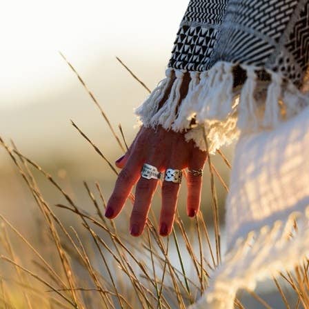 Whitney Howard Designs – Großhandel Band/Stapelring – Inspire Ringe, verstellbar — Bestseller-Geschenke11