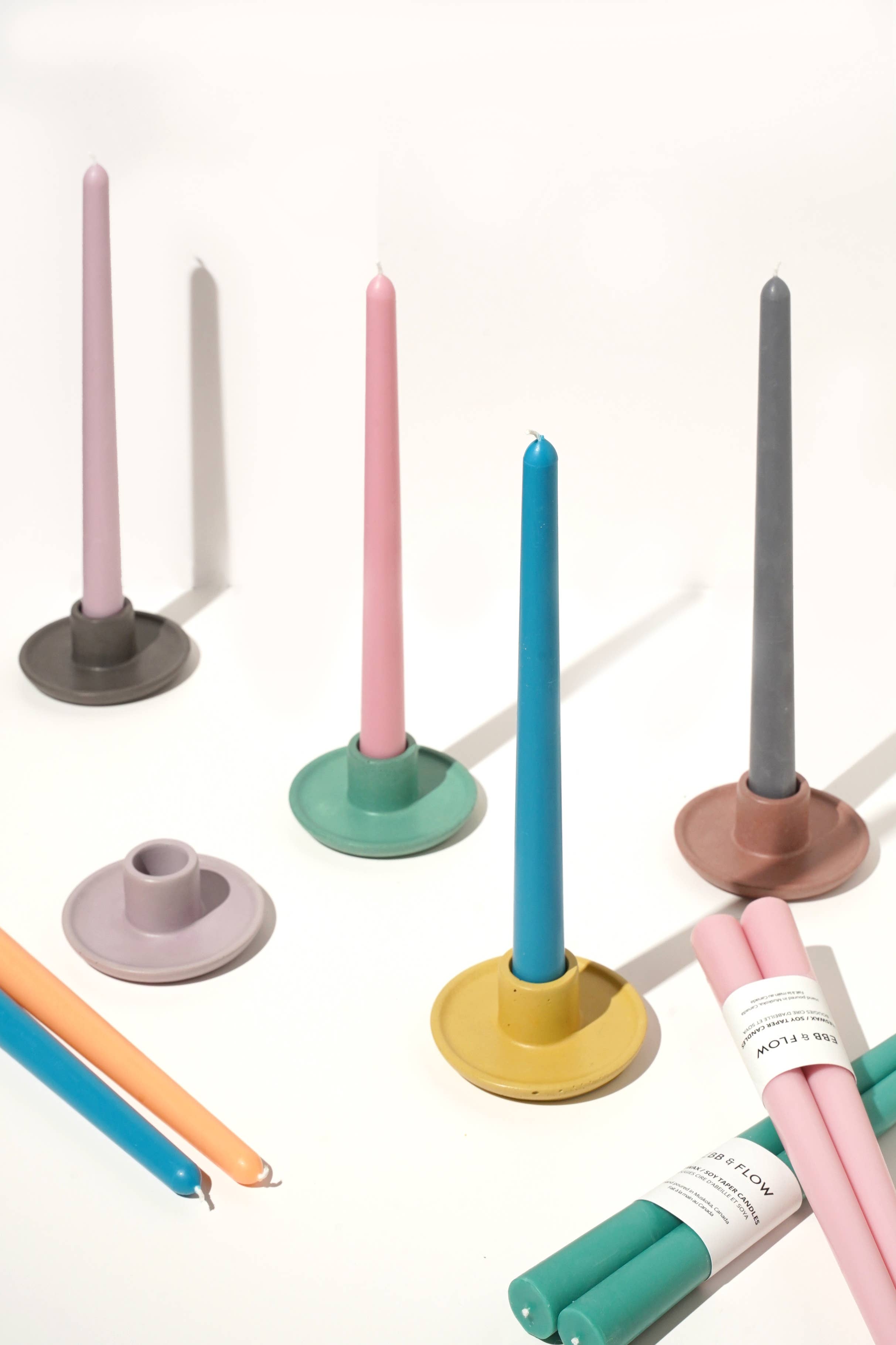 Ebb & Flow - Wholesale Kaarsenhouder - Mesa Concrete kandelaar - Zeegroen3