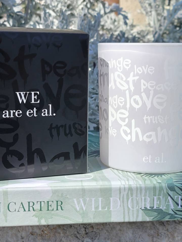 No. 5 Vetiver Ylang 10oz soy blend candle WHT for wholesale by et al life