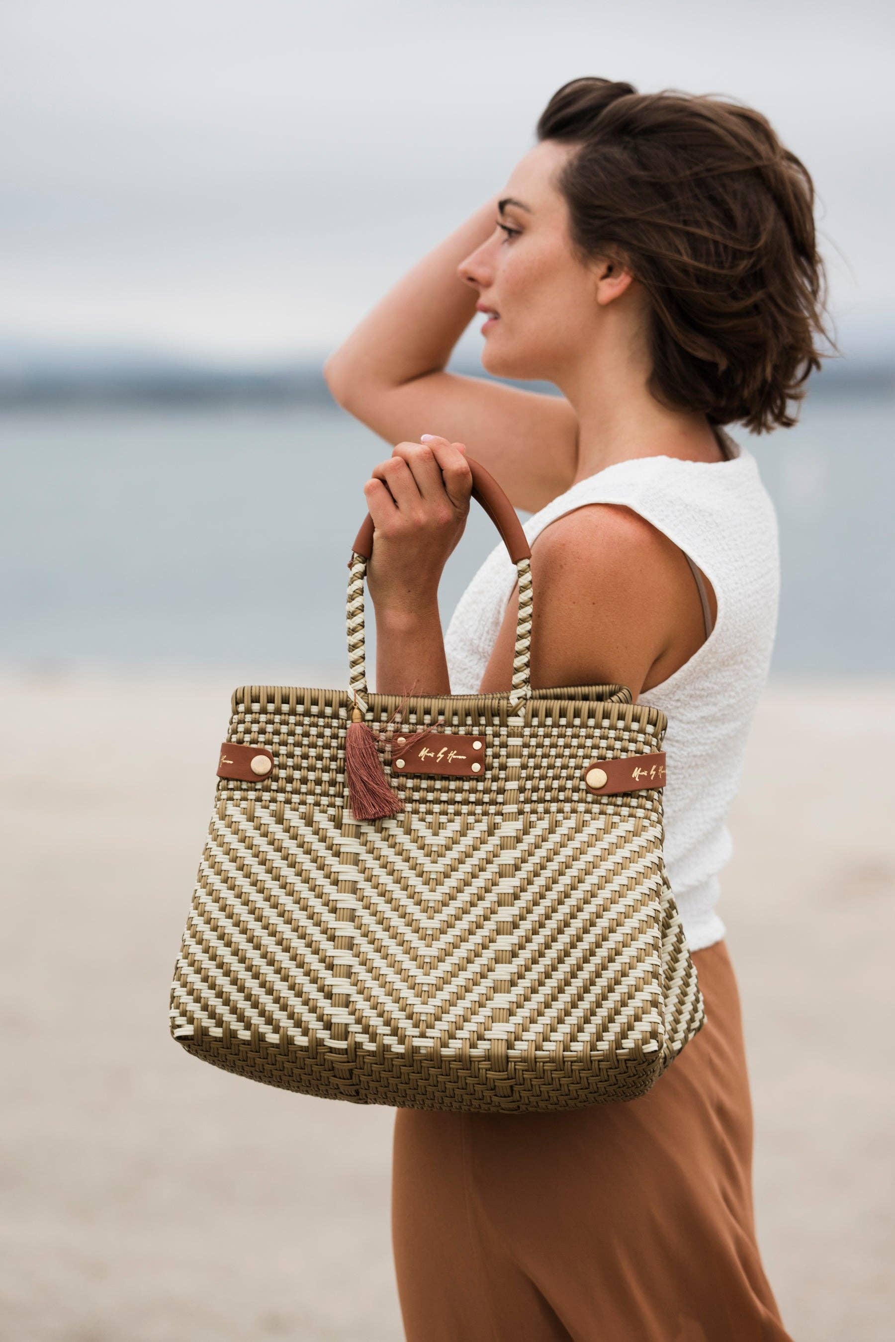 MAVIS BY HERRERA - Vendita all'ingrosso Borsa con manico - Donna - Borsa Convertibile a Basso Inquinamento - Avorio Oro di Lusso2