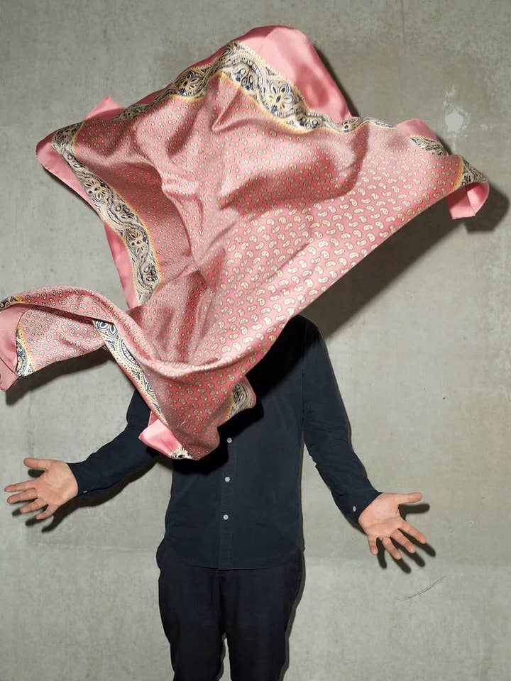 Quadrato in seta | Lightcoral per la vendita all'ingrosso da parte di leFoulard