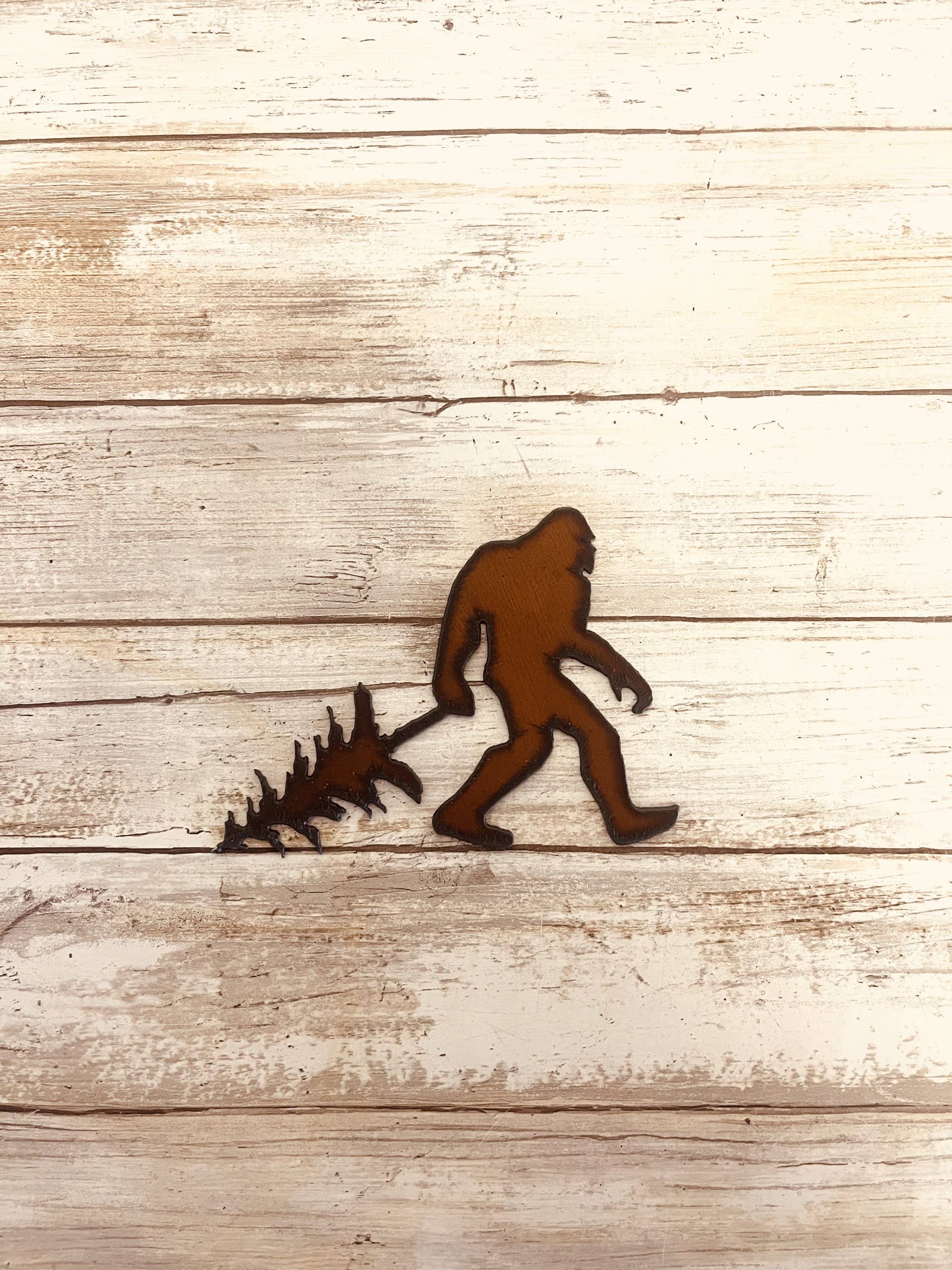 Universal Ironworks USA - Wholesale Magneet - Bigfoot Yeti Sasquatch met rustieke metalen magneet van Pinetree1